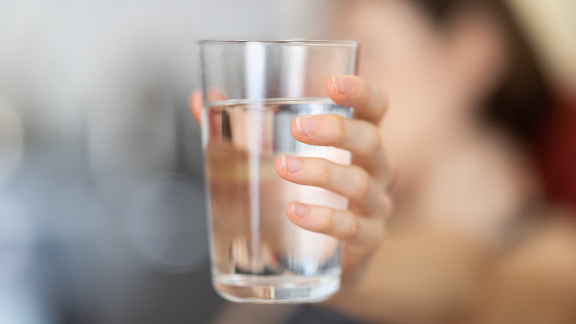 8 Manfaat Minum Air Putih Sebelum Tidur Bebas Risiko Rey 6275