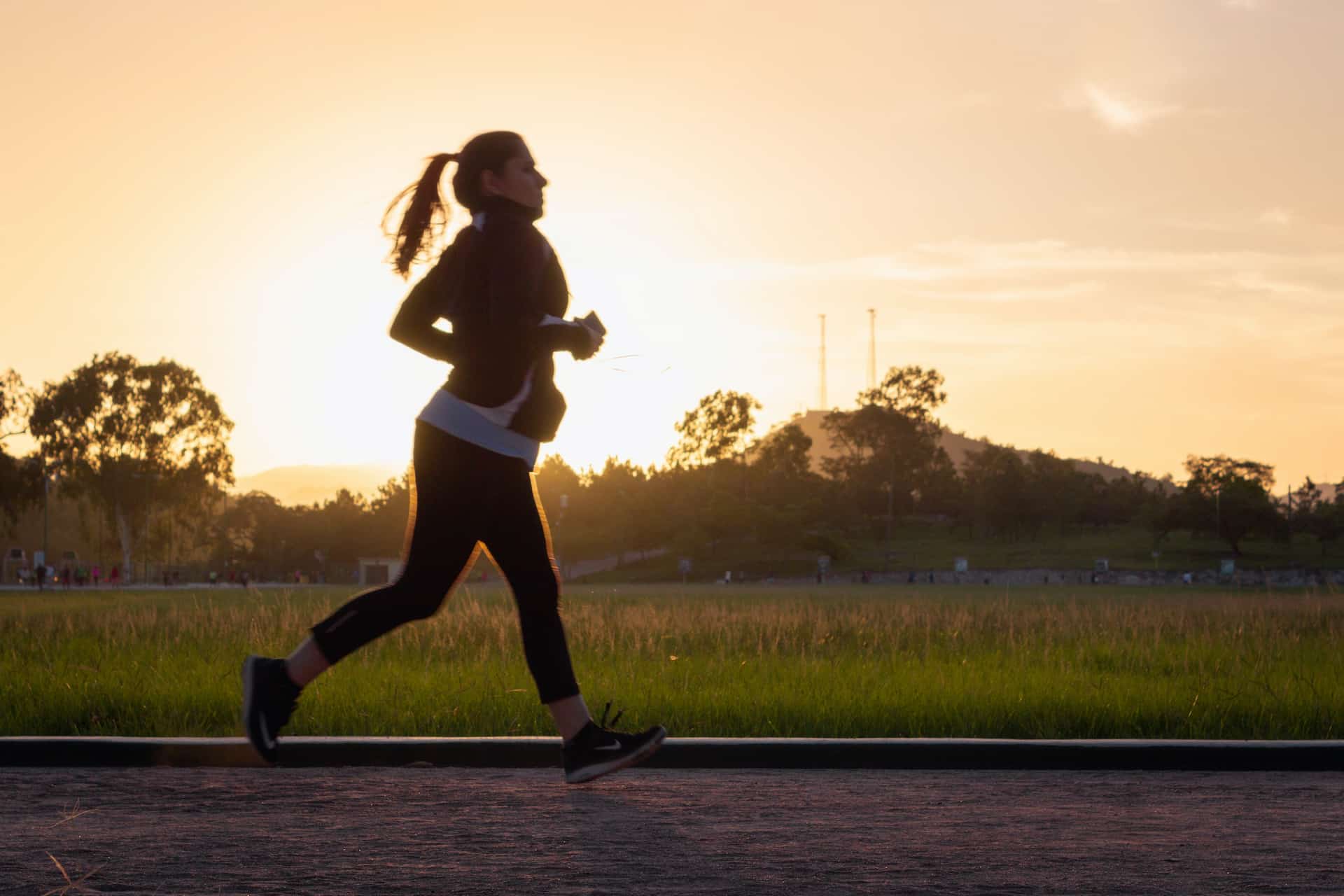 13 Manfaat Jogging Rutin Demi Kesehatan Fisik dan Mental