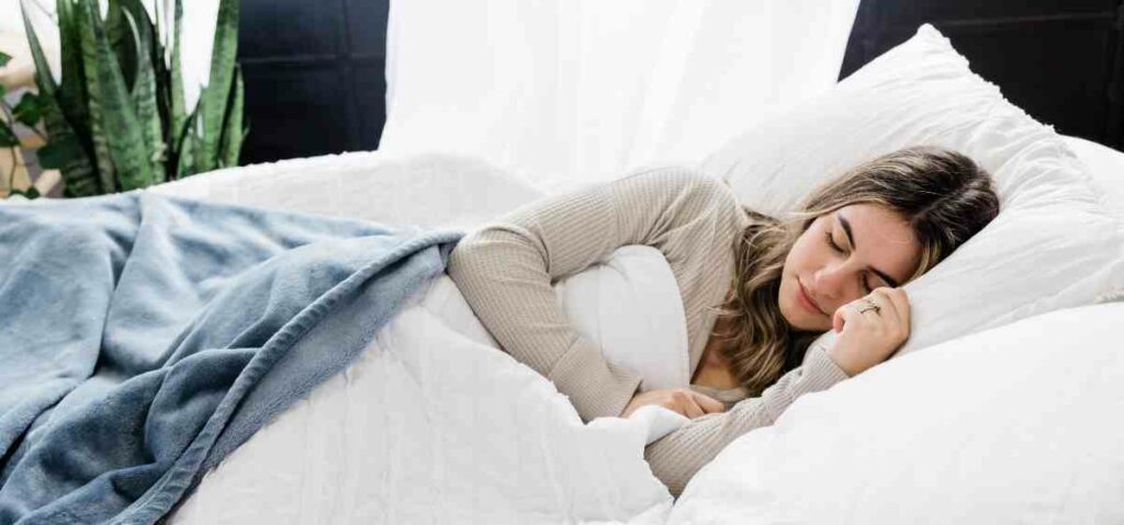tidur siang dengan durasi pendek dinilai lebih baik dibanding tidur siang dengan durasi panjang.