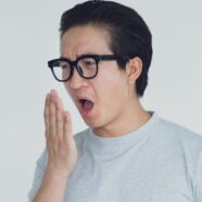 10 cara ampuh mencegah bau mulut saat puasa
