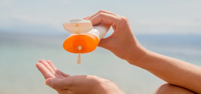 9 Manfaat Sunscreen Untuk Kulit Dan Kecantikan Blog Rey