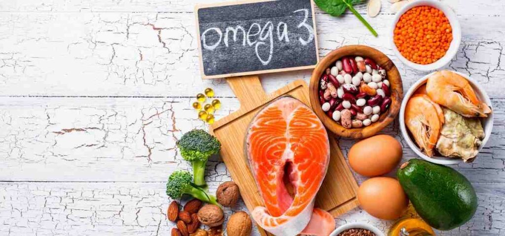 Omega-3 memiliki fungsi untuk menjaga kesehatan jantung dengan meningkatkan kolesterol baik, menjaga fungsi otak dan mata, hingga menurunkan resiko kanker karena memiliki sifat antiradang dan antikanker.