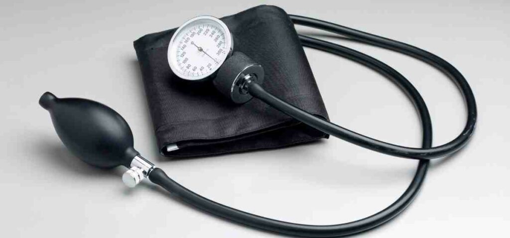 Bagi pengidap hipertensi atau orang yang berisiko mengalaminya, tensimeter adalah alat kesehatan medis yang sangat dibutuhkan untuk memantau kesehatan.