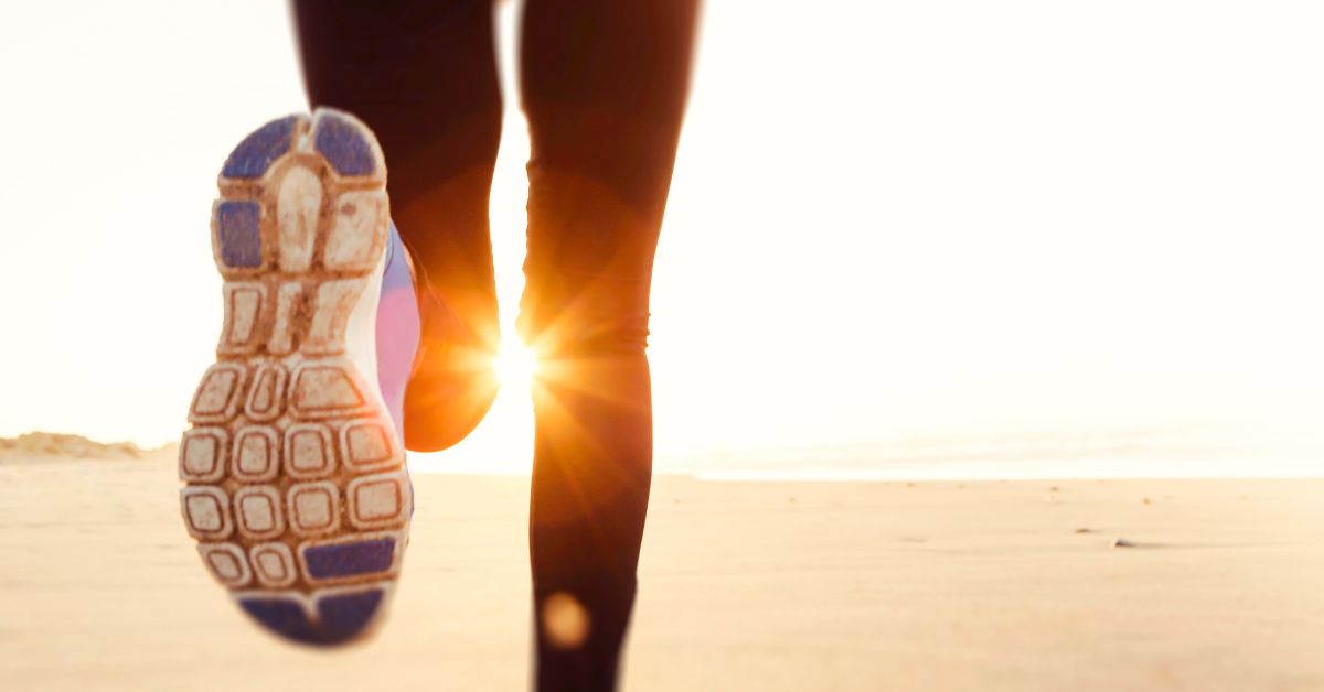 5 Manfaat Lari Sore untuk Kesehatan, Berapa Kali dalam Seminggu?