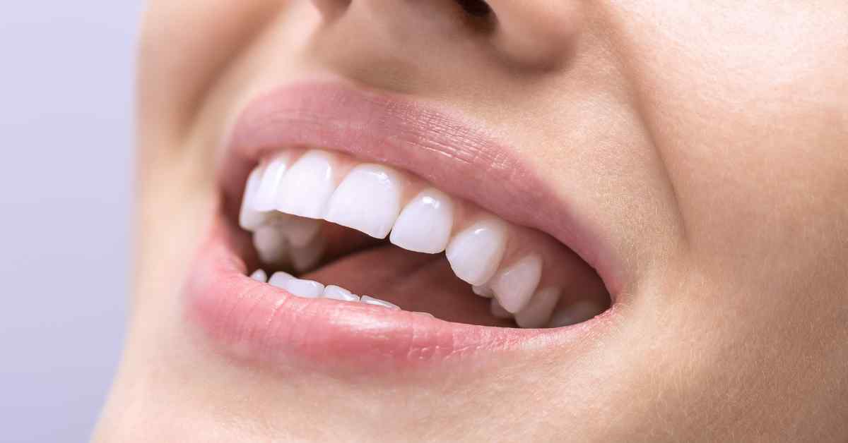 Praktis dan Alami, 11 Cara Memutihkan Gigi Kuning di Rumah!