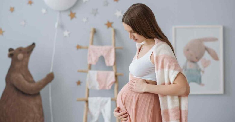 Perubahan hormon selama masa kehamilan memungkinkan wanita hamil menunjukkan beberapa tanda yang tidak biasa.  Mulai dari raut wajah hingga kondisi kulit wajah yang mudah dikenali.