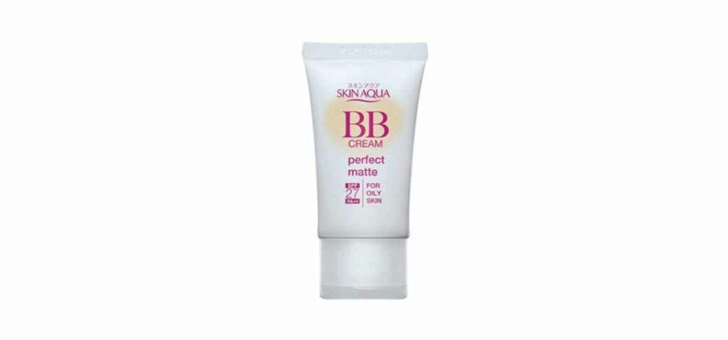 BB Cream yang bagus untuk kulit berminyak ini menawarkan hasil natural. Cocok untukmu yang ingin tampil dengan makeup no makeup look.
