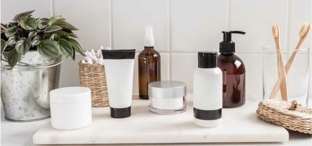 urutan skincare malam untuk kulit berminyak dimulai dari membersihkan wajah dari makeup