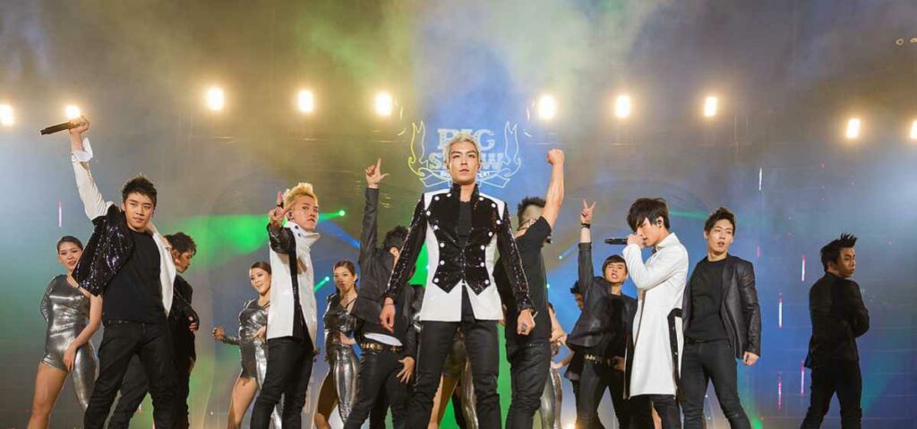 Big Bang merupakan boyband pertama yang berada di bawah naungan YG Entertainment dan debut pada tahun 2006. 