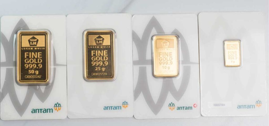 Apa yang Dimaksud dengan Emas Antam?​ Emas Antam adalah emas batangan yang diproduksi oleh PT Aneka Tambang Tbk dan bisa menjadi salah satu pilihan instrumen investasi.