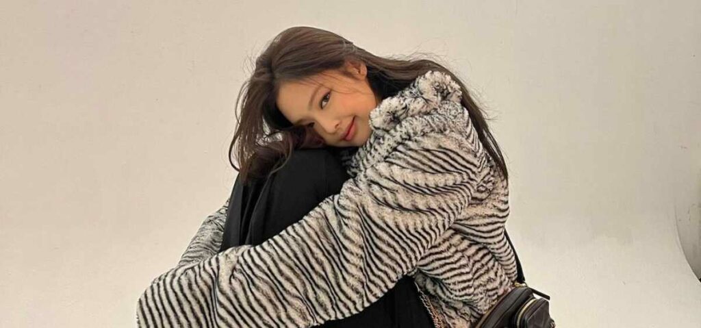 fakta menarik jennie blackpink Saat berusia 10 tahun, Jennie tinggal di Auckland, Selandia Baru untuk sekolah. Lalu, saat menginjak usia 14 tahun, dia kembali ke Korea dan masuk di dunia hiburan.