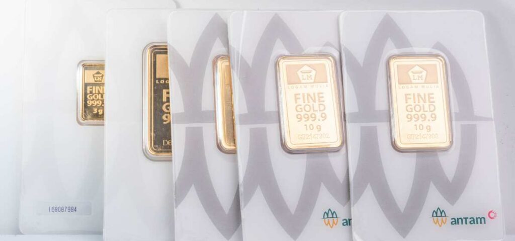 Perbedaan emas antam dengan emas biasa adalah Emas Antam mempunyai harga yang lebih tinggi dibandingkan dengan harga emas UBS.