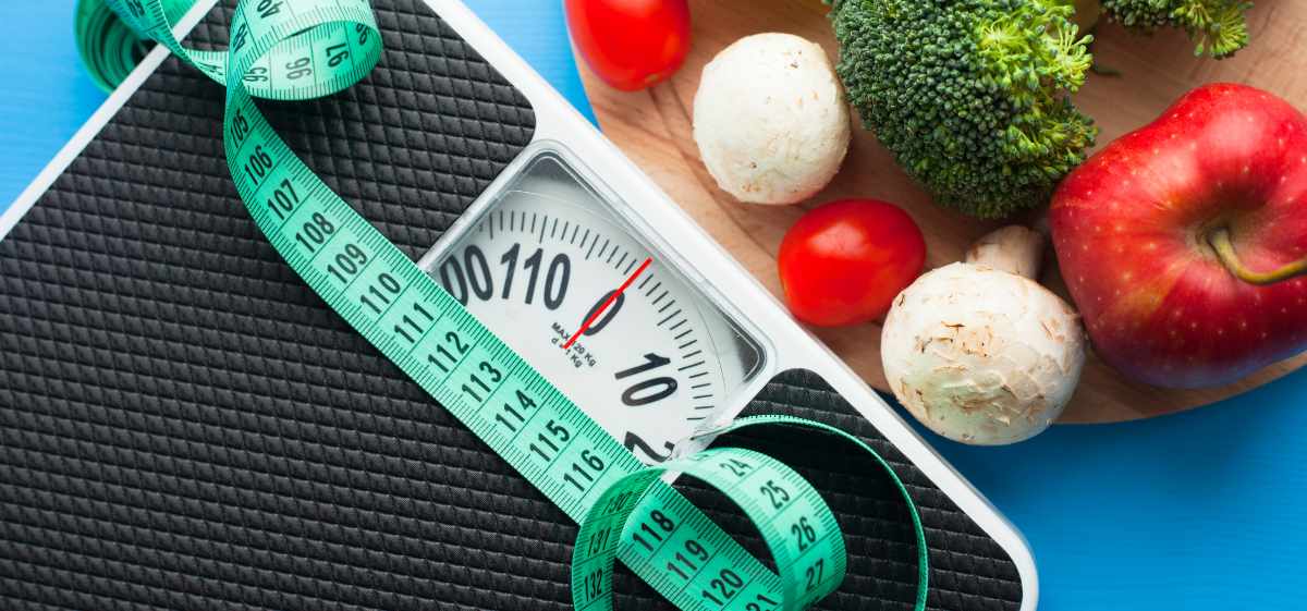 Berat badan yang berlebihan atau obesitas dapat meningkatkan risiko darah tinggi. 