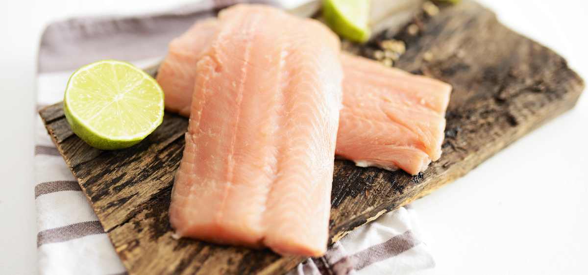 Ikan mengandung protein lemak jenuh, vitamin D, sedikit lemak jenuh, kalsium, dan berbagai nutrisi penting lainnya