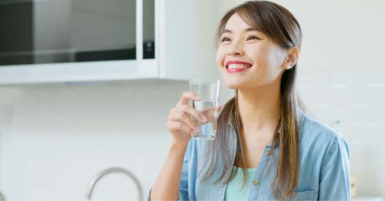 Yuk, Simak Tips Minum Air Putih Saat Puasa dengan Pola 2-4-2