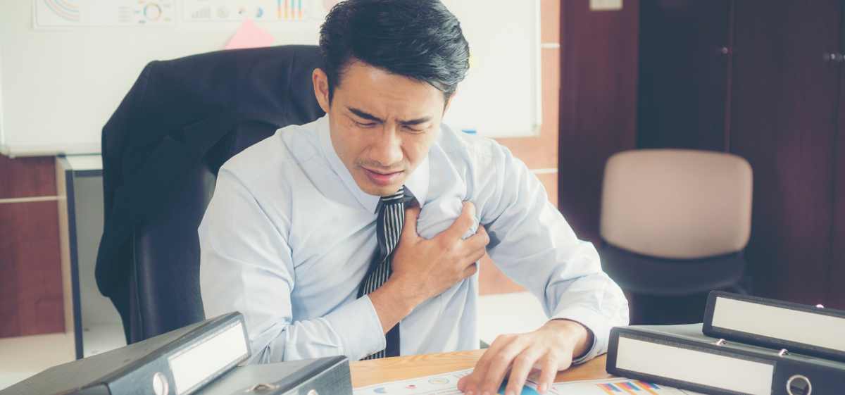 Vitamin K memiliki peran penting dalam menjaga kesehatan pembuluh darah jantung.