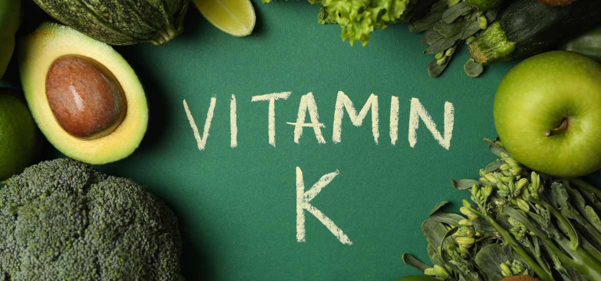 orang dewasa disarankan mengonsumsi vitamin K sekitar 55-65 mikrogram setiap harinya. 