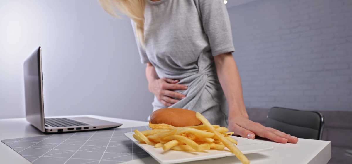 Salah satu penyakit yang dapat menimbulkan rasa sakit di lambung adalah gastroenteritis atau flu perut