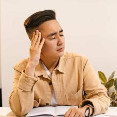 Sakit Kepala Belakang Kiri? 10 Penyebab, Obat, dan Cara Mengatasinya