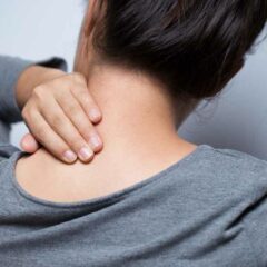 Sakit Leher Sebelah Kiri? Kenali Penyebab, Gejala, dan Cara Mengatasinya