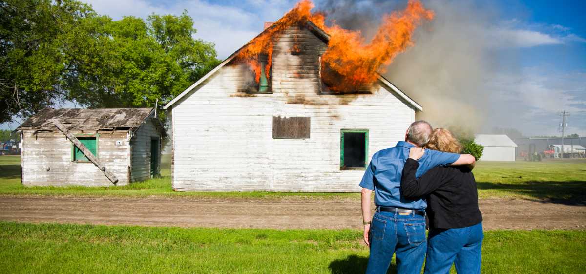 asuransi kebakaran mampu memberikan perlindungan terhadap kerusakan pada bangunan atau harta benda yang disebabkan oleh kebakaran, tersambar petir, tertimpa pesawat terbang, ledakan, dan kerusakan akibat asap