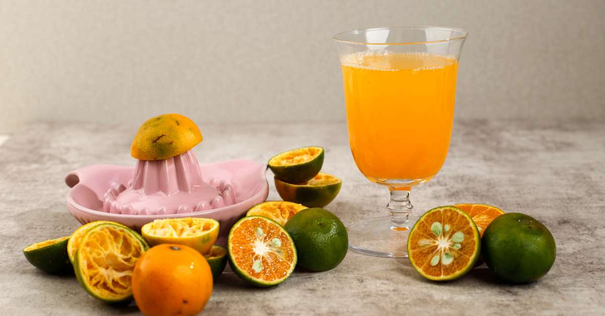 Sebaiknya hindari jeruk saat kamu memiliki alergi jeruk dan asam lambung sedang naik.