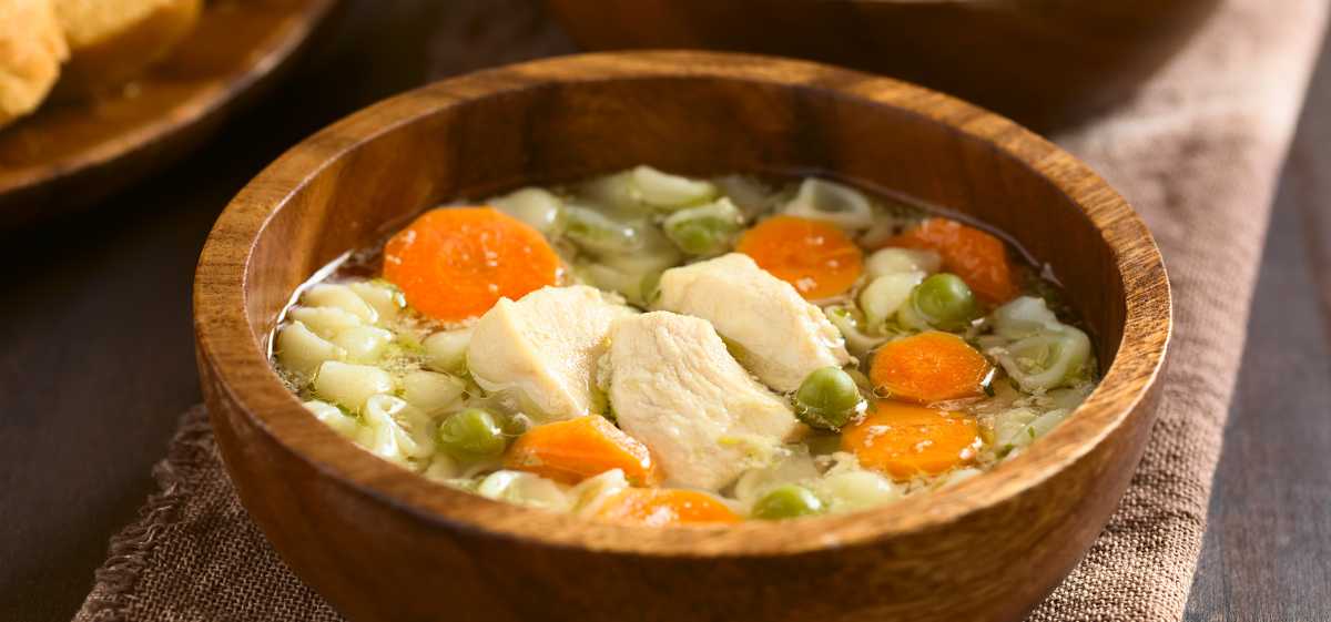 soup ayam baik sebagai cemilan untuk batuk