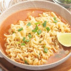 Bahayakah Makan Mie Instan saat Batuk?