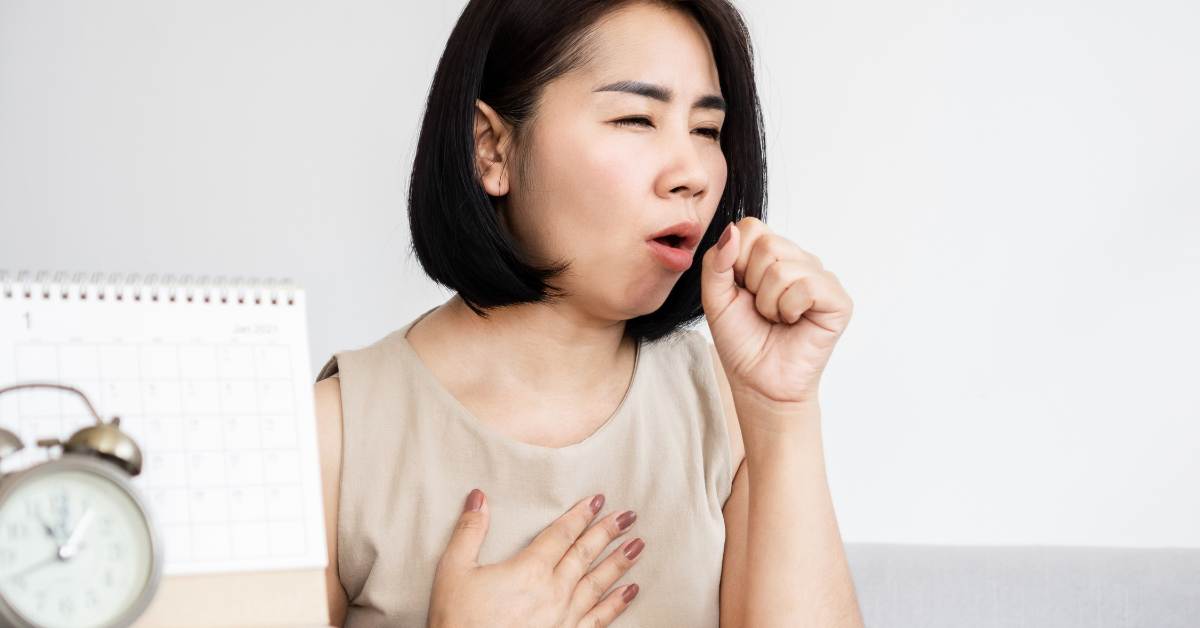 Ciri batuk karena asam lambung yaitu batuk saat malam dan setelah makan.