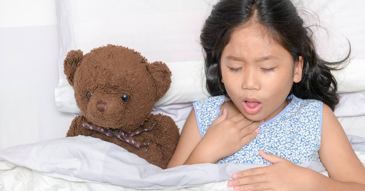 Faktor risiko faringitis yaitu berusia anak kecil.