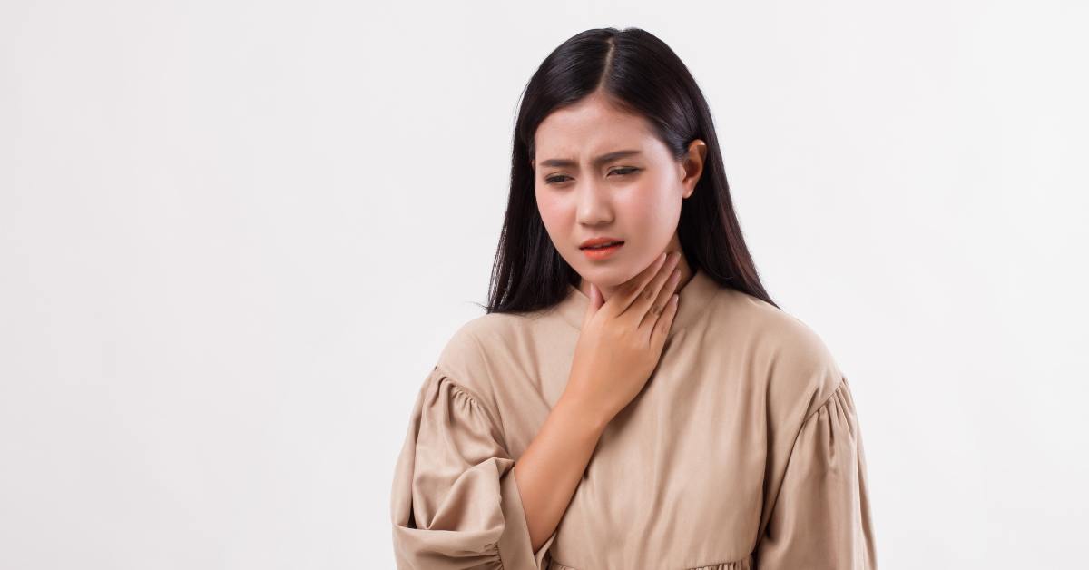 Tanda radang tenggorokan semakin parah yaitu membengkaknya amandel.