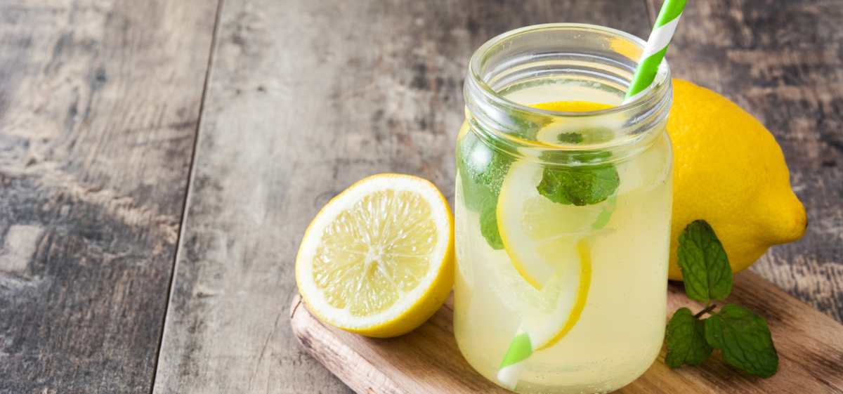 Apakah Jeruk Lemon Bisa Menyembuhkan Batuk?

Ya, jeruk lemon adalah salah satu bahan alami yang dapat membantu mengatasi batuk pada anak dan orang dewasa. 