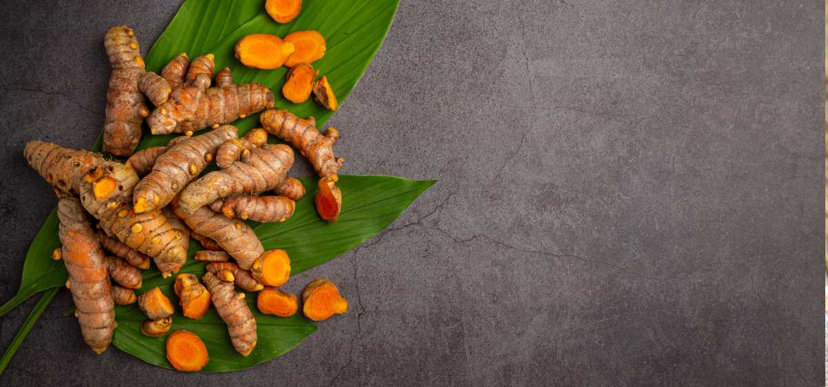 sa;lah satu minuman pelega tenggrokan adalah susu kunyit