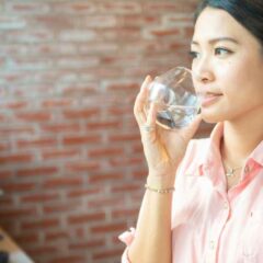 Apakah Adem Sari Bisa Menyembuhkan Sakit Tenggorokan?