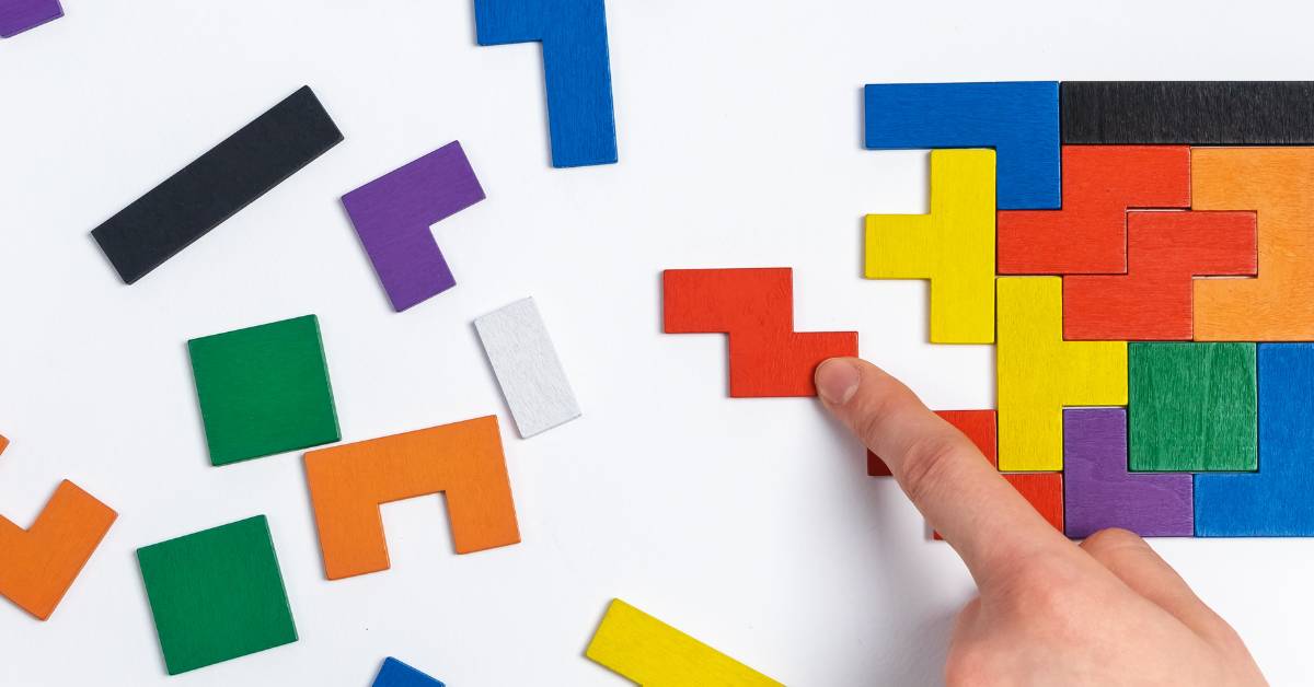 Manfaat berpikir kritis adalah menjadikan pribadi yang bisa diandalkan untuk memecahkan maslaah.