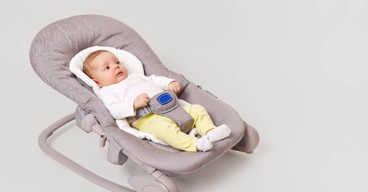 Salah satu perlengkapan yang harus disiapkan untuk bayi baru lahir adalah bouncer.