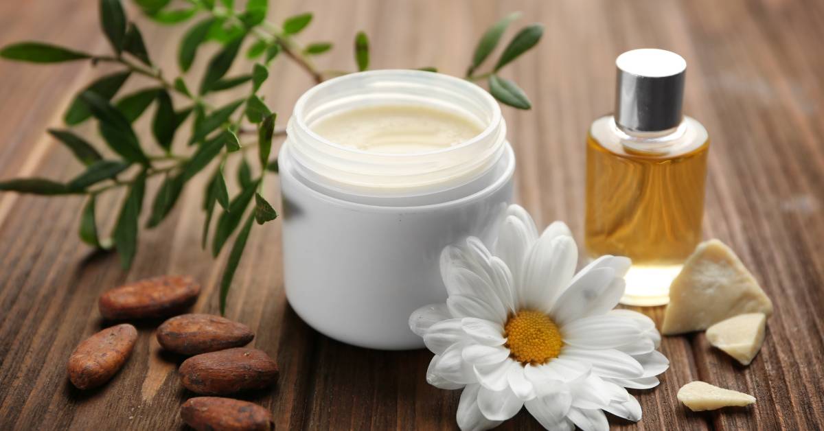 Salah satu cara untuk menghilangkan cacar air dengan cepat yaitu mengoleskan lotion calamine.