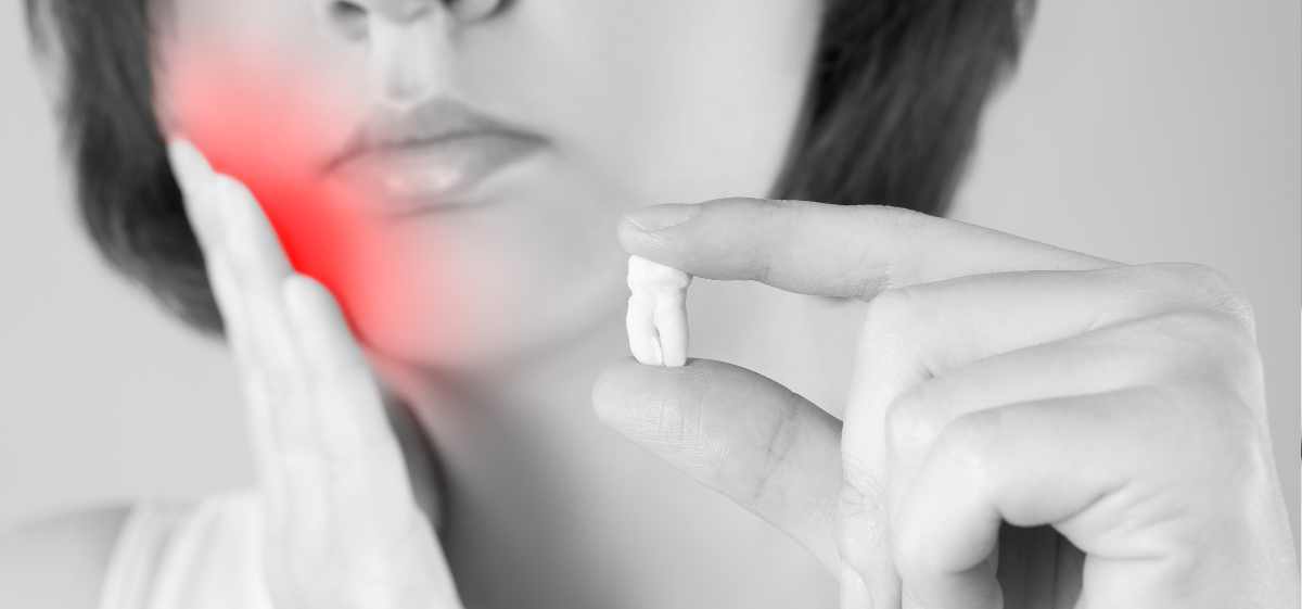 Apakah Boleh Mencabut Gigi dengan Paksa?
Mencabut gigi secara paksa merupakan tindakan yang tidak sebaiknya dilakukan.