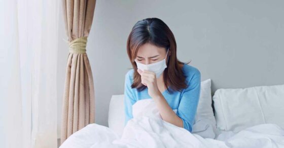 6 Cara Mengobati Tenggorokan Sakit saat Batuk