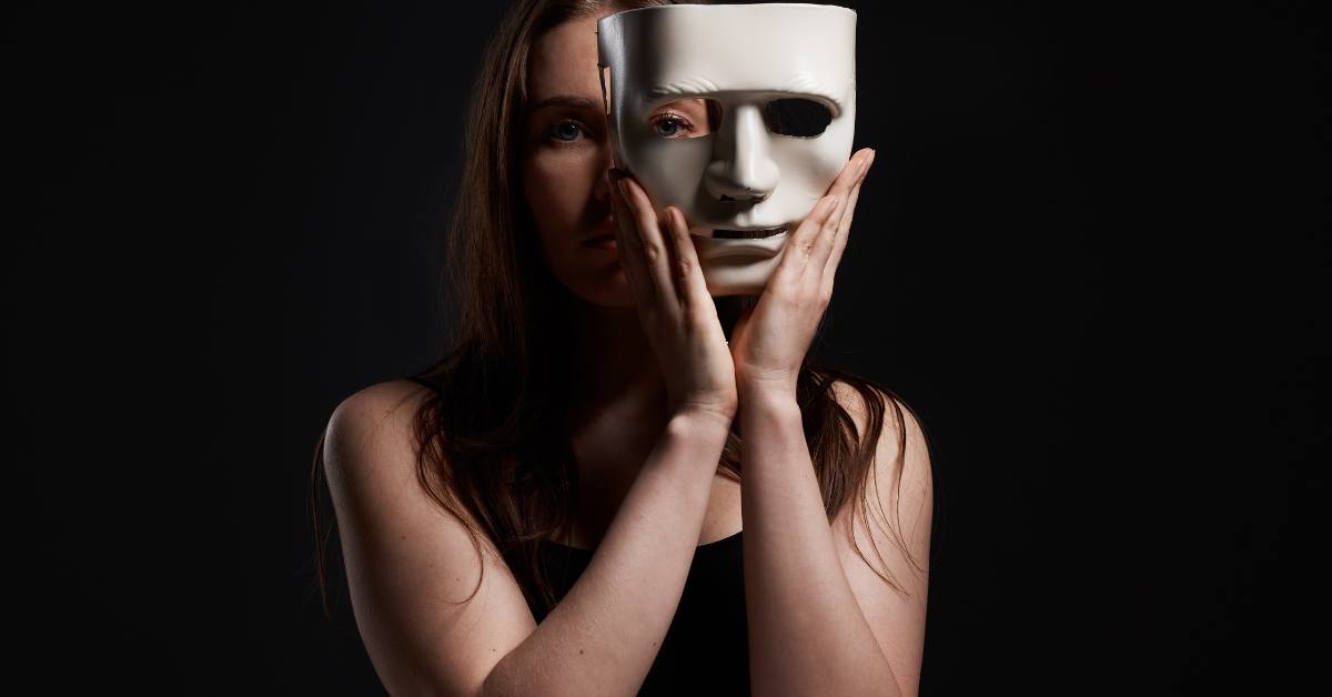 Penyakit ain berhubungan dengan dengki yang bisa merugikan orang lain atau diri sendiri.