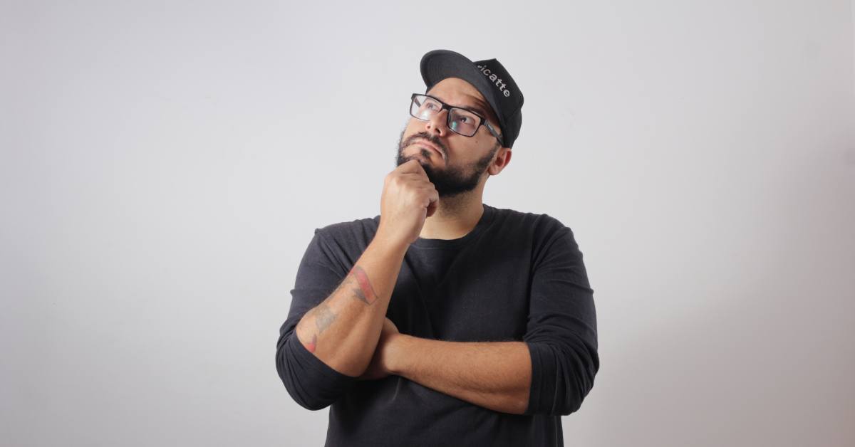 Cara mengetahui penyakit ain adalah memperhatikan gejala yang muncul pada mata, seperti perasaan gatal, iritasi, atau penglihatan yang kabur.