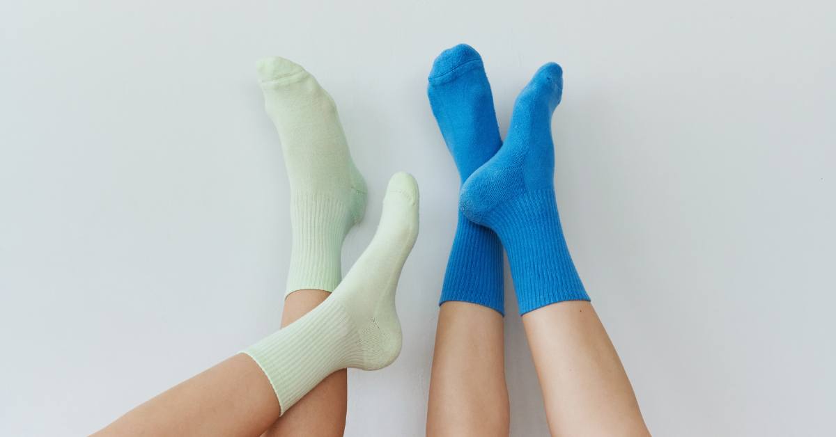 Cara menghilangkan kapalan adalah salah satunya dengan menambah bantalan seperti kaus kaki.