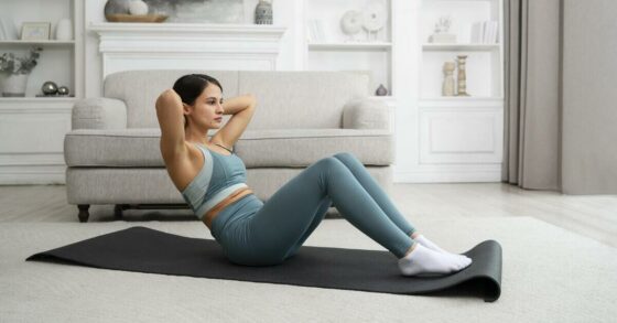 Cara Melakukan Sit Up yang Benar untuk Mengecilkan Perut, Pemula Wajib Tahu!