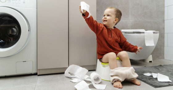 Wajib Tahu, Ini 7 Penyebab Anak Susah BAB dan Cara Mengatasinya!