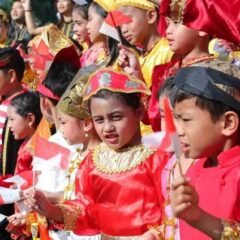 38 Pakaian Adat di Indonesia: Keindahan Warisan Budaya dari Sabang hingga Merauke