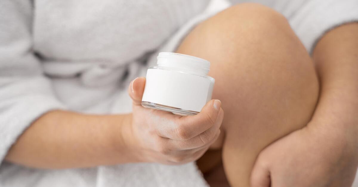 Menggunakan Bedak atau Krim Anti-Jamur