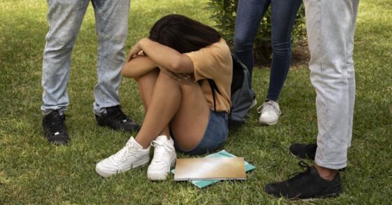 Apa Arti Playing Victim: Pengertian, Penyebab, dan Cara Mengatasinya