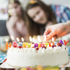 Undangan Ulang Tahun Bahasa Inggris: Contoh, Cara Membuat, dan Tips Menulis yang Menarik