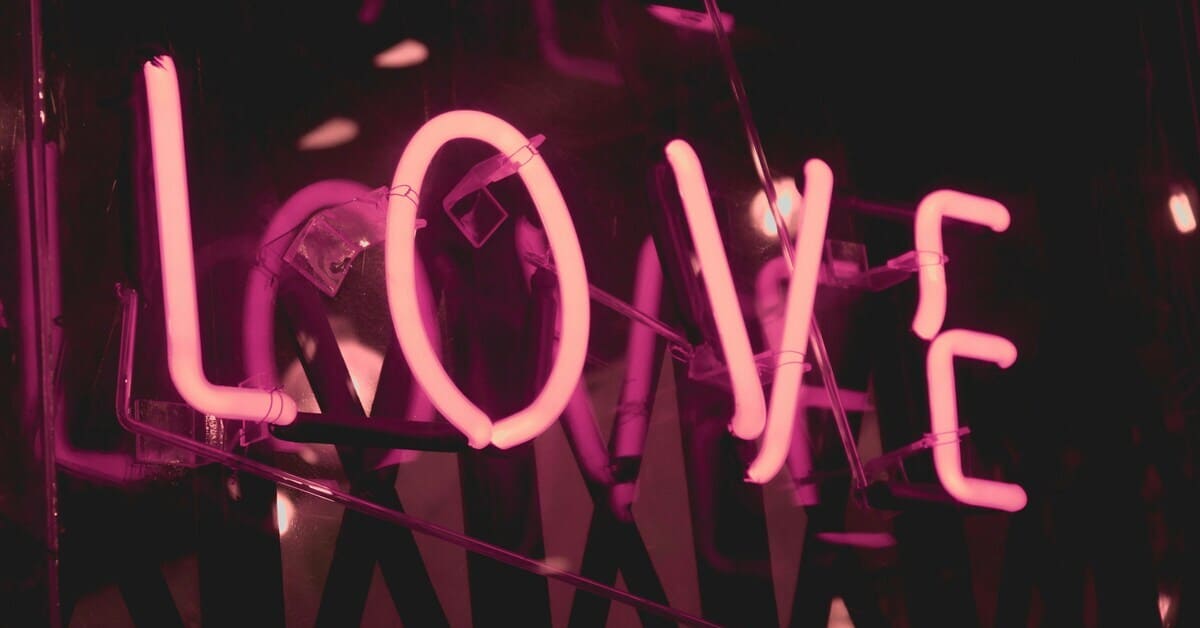 Apa Itu Love Bombing